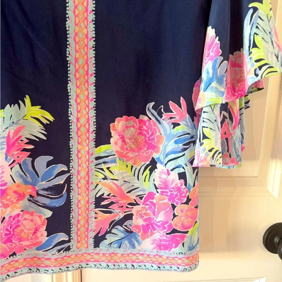 Lilly Pulitzer Silk Bell Sleeve Dress Navy Floral V-Neck Size S - Minor Flaws - Picture 3 of 6
